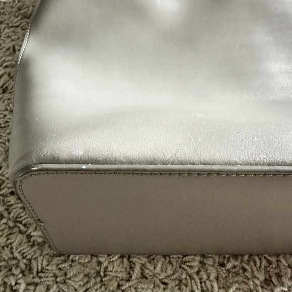 Kate Spade Karla Seton Drive Cityscape Gray Smooth Leather Tote with Glitter Bow - Picture 10 of 16